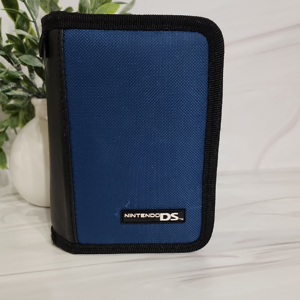 Nintendo DS Blue and Black Zip Game Cartridge Organizer